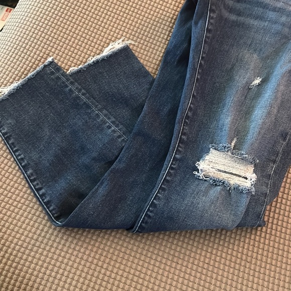 Ceros jagging. Dark wash. Frayed and distressed. Great condition. Size 29. - Picture 3 of 7
